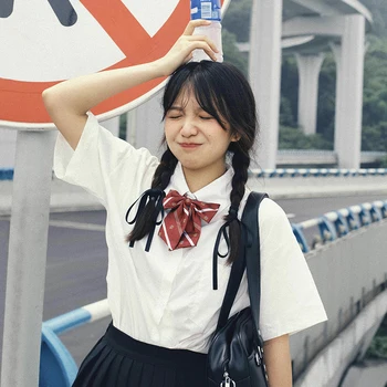 Dievča Školy Auta Jk Jednotný Súbor Japonskej Škole Štýl Biele Tričko Motýlik Skladaná Sukňa Vyhovovali Školy Oblečenie Študent Seifuku